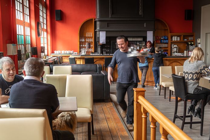 Foyer De Scène, het theatercafé van het CCG in Tielt, zit sinds eind 2021 zonder uitbater.