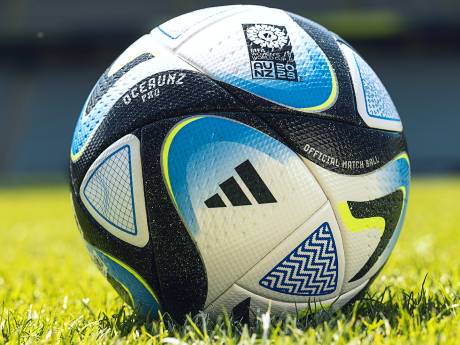 Dit is de wedstrijdbal voor het WK voetbal voor vrouwen in Nieuw-Zeeland en Australië