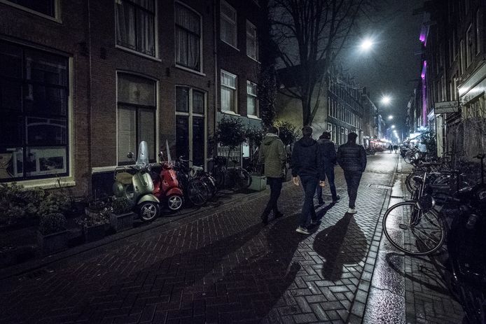 Het 'rustige' stuk van de Lange Leidsedwarsstraat in Amsterdam.