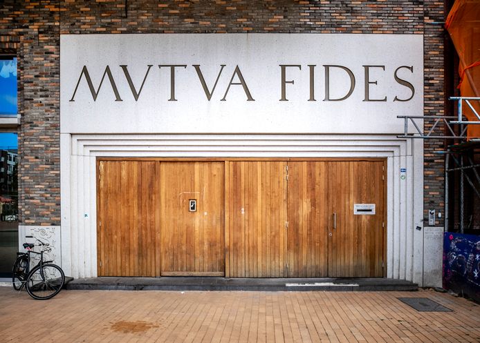 De entree van studentenvereniging Vindicat in Groningen