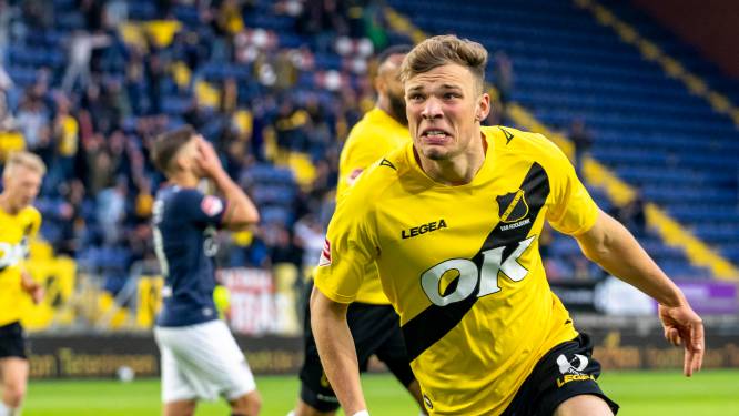 Van Hooijdonk openhartig over NAC-afscheid: ‘Ik moet aan mijn toekomst denken en dat is niet met Steijn als trainer’