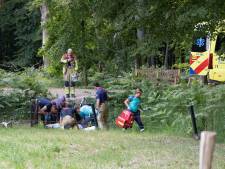 Bestuurder belandt onder scootmobiel in Baarn: brandweer en ambulance redden slachtoffer