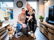 Twaalf dagen na bevalling begon Samantha te schuimbekken: ‘Begintijd met kind krijg ik niet terug’