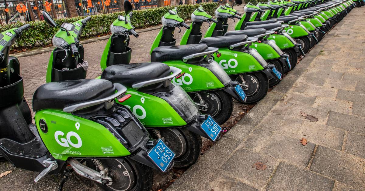 Roosendaler vlucht voor politie op zwart gespoten Go Sharing scooter