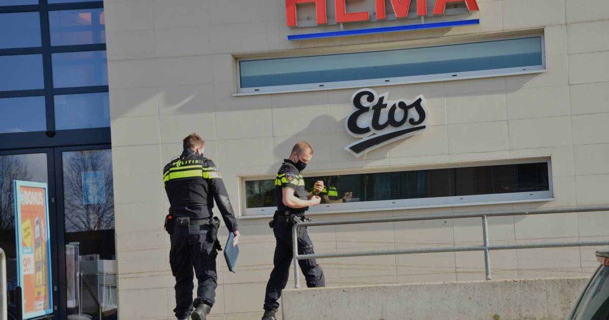 Caissière met mes bedreigd bij overval op Hema in #Zundert.
