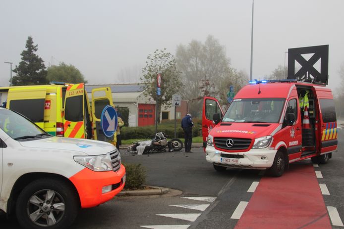 Het ongeval gebeurde op het kruispunt van Oudenaardsesteenweg, Dorpsstraat en Zevekootstraat in Erpe.