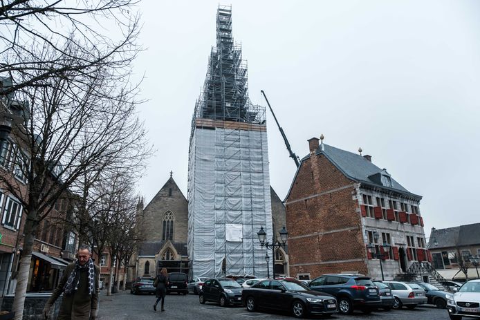 Renovatiewerken aan de kerktoren in het Limburgse Bilzen in 2019. Archiefbeeld.