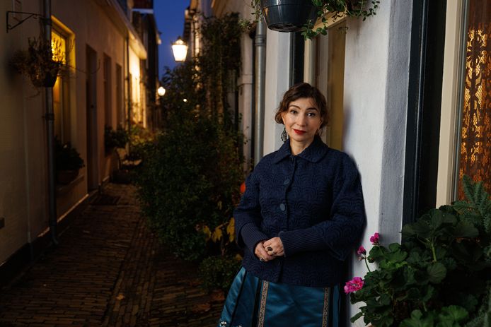 Katja Tolstaja vluchtte uit Rusland, nu vangt ze Oekraïners op in