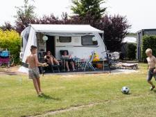 Vlucht naar Spanje is onbetaalbaar, dus zoeken we de camping op: ‘Vakanties schrappen doen we niet’