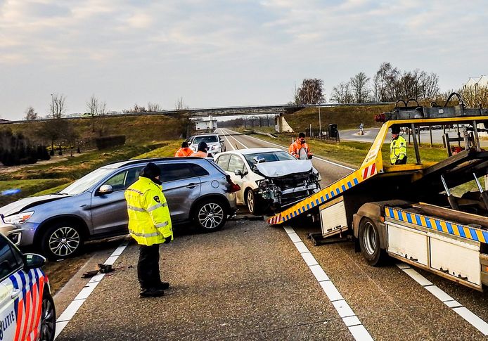 Ongeluk op N279 in Beek en Donk