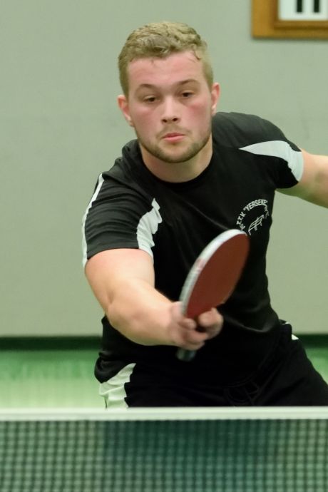 Jurian de Kraker verliest maar twee games en plaatst zich overtuigend voor finale Rijke iT Cup