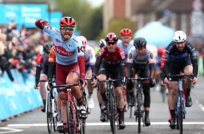 Zabel klopt Van Poppel in de sprint, Asselman blijft leider