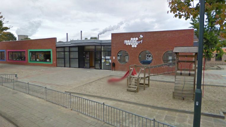 Het gebouw van de scholen Het Schrijverke en De Biekorf. Beeld Google Streetview
