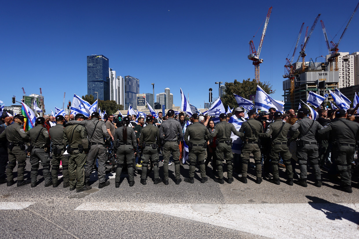 De onrust rondom hervorming heeft Israël in een van zijn ergste binnenlandse crises ooit gestort. Beeld REUTERS