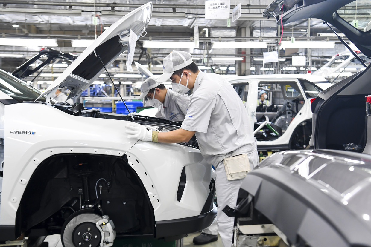 De Toyotafabriek in China is, net als vele andere autofabrikanten, afhankelijk van computerchips.  Beeld Barcroft Media via Getty Images