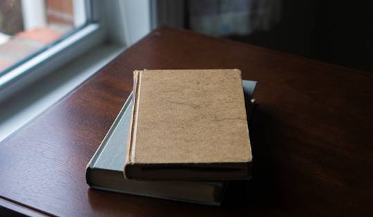 ‘We willen niet dat het bekend wordt dat we hieraan werken’: waarom AI-bedrijven massaal oude boeken opkopen