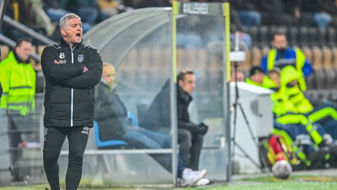 Heracles-trainer Lammers na nederlaag bij VVV: ‘Als je niet verdedigt, heeft tactiek geen waarde’