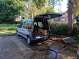 De auto van Torsten brandde deels uit.