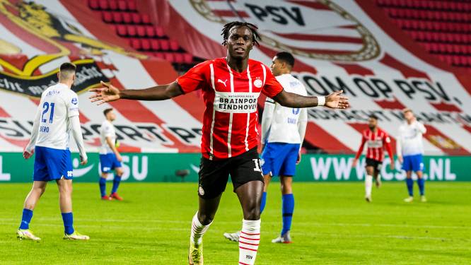 Prachtgoals helpen sterk PSV aan zege op Vitesse én aan koppositie
