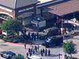 Schutter doodt acht mensen in winkelcentrum Texas, beelden tonen hoe man uit auto stapt en vuur opent op voorbijgangers