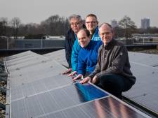 Geen dak voor zonnepanelen? Leg ze dan op dat van een ander