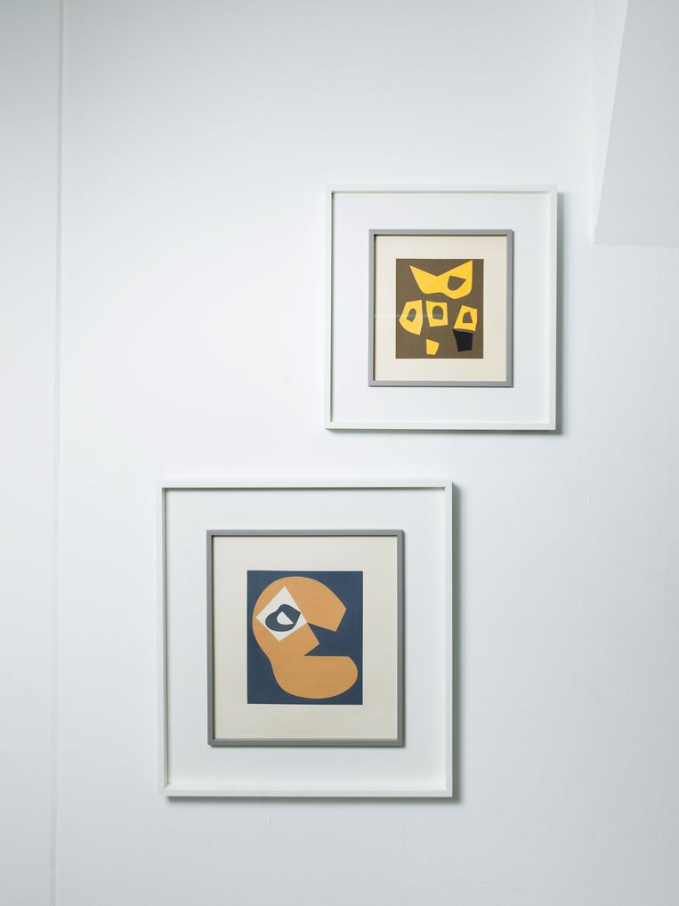 Kunstwerken van Jean Arp (1886-1966) in de galerie van Willem Baars. Boven: Untitled (1956). Onder: Professeur Lunik (1960). Beeld Ivo van der Bent