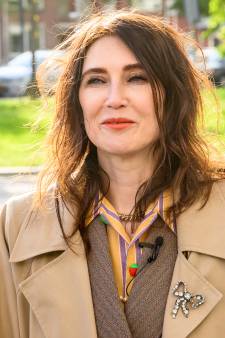 Carice van Houten weer thuis na aanhouding bij klimaatprotest, meerdere BN'ers bij actie op A12