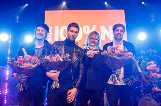 Kensington wint de award 'Beste Band' tijdens de uitreiking van de jaarlijkse 100%NL Awards.