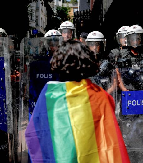 Pride-optocht verhinderd in Istanboel, tientallen demonstranten opgepakt