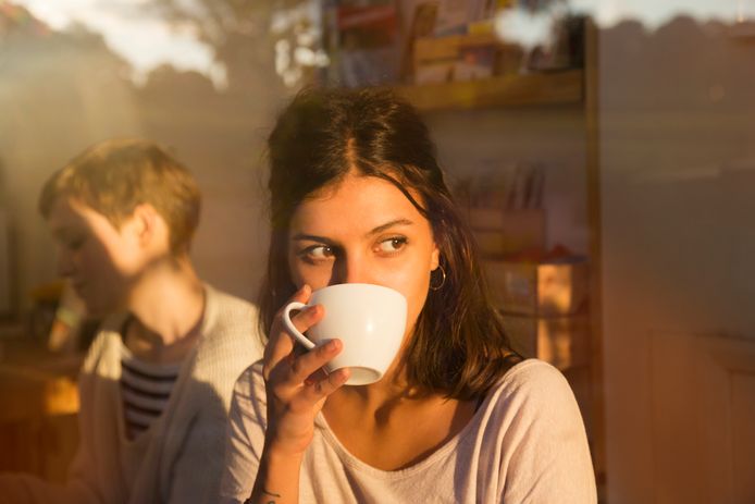Drie minuten filosoferen bij een kopje koffie werkt het best om je gelukkiger te maken.