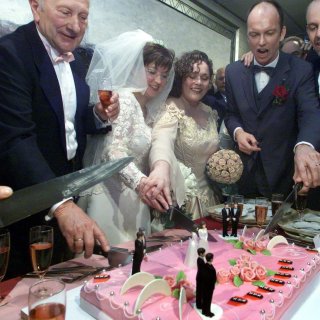 By far the most same-sex couples live in Amsterdam, women break up more often