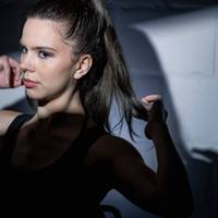 Dj Amber Broos: ‘Je kunt niet goed leren draaien als je niet ook eerst veel fouten speelt, zo simpel is het nu eenmaal’