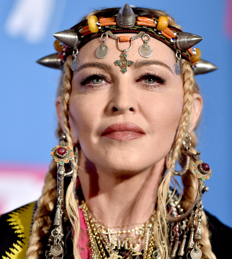 madonna-en-haar-dochter-zijn-net-zusjes-en-fans-kunnen-naar-bed-met