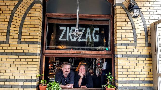 Laura (28) en Kristof (41) openen bruine kroeg Zigzag aan Spoor Noord: “Het is als grap begonnen”