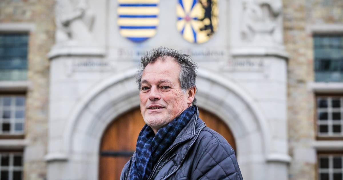 Schepen en huisarts Jan Van Acker (66) in coma na kwalijke val thuis ...
