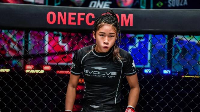 MMA-talent Victoria Lee op 18-jarige leeftijd overleden: ‘Onze familie is volledig van de kaart’