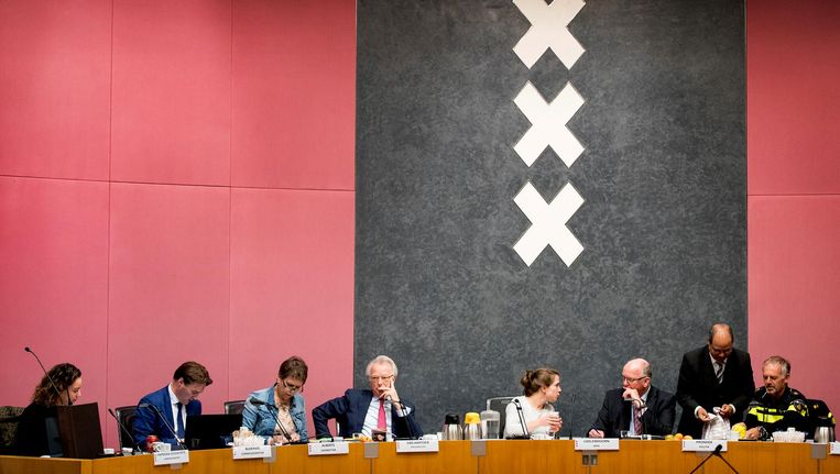 Het Amsterdamse raadscommissie, momenteel onder leiding van tijdelijk burgervader Jozias van Aartsen. Beeld anp