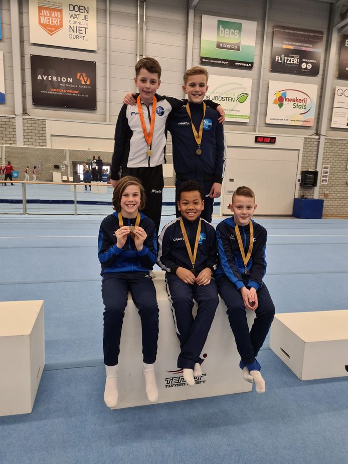 Het combinatieteam van Delta Sport Zierikzee/Dynamo Roosendaal. Bovenste rij: Zito Saarloos en Dylan Meesters. Zittend: Jack van Uffelen (Delta Sport), Kayley Kromoredjo en Ian Geertse (Delta Sport).