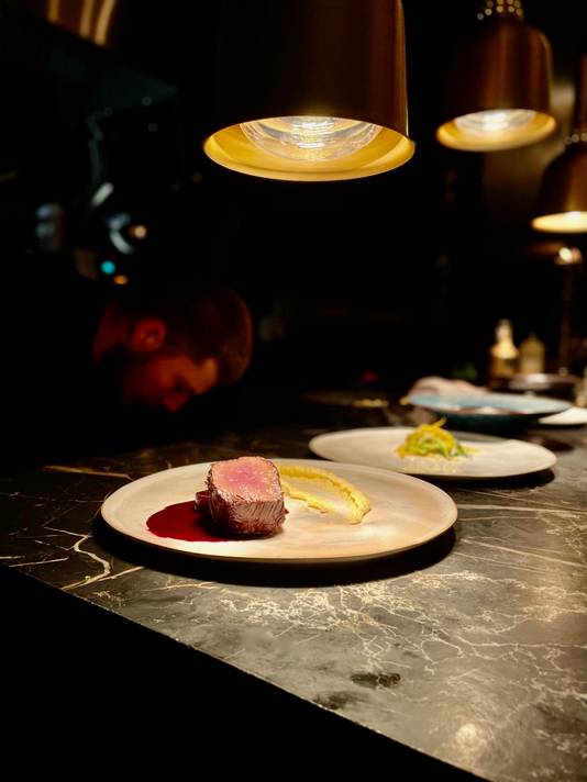Filet pur de biche, polenta au gorgonzola “dolce” et sauce aux myrtilles