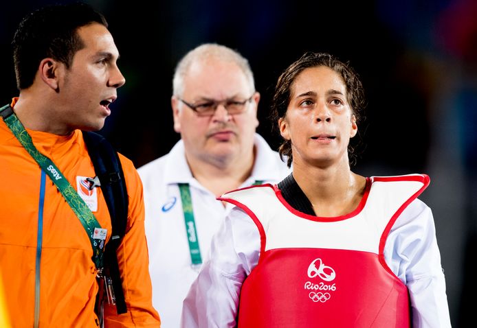 Reshmie Oogink tijdens de kwartfinale taekwondo tegen Jackie Galloway uit de VS tijdens de Olympische Spelen van Rio.