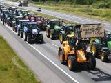 Zo'n 70 tractoren blokkeren snelweg bij Hapert, tientallen boetes uitgedeeld