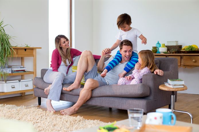 Als je thuiskomt met de kinderen, word je gedwongen om meteen de knop om te zetten.