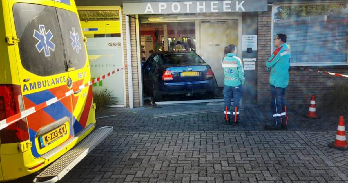 Vernederde man rijdt uit frustratie auto apotheek binnen 'Ik walg