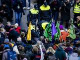 Honderden klimaatactivisten blokkeren A12 in Den Haag