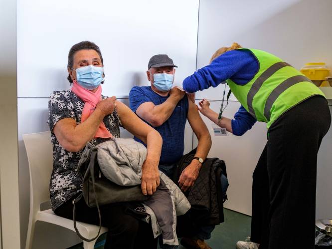 Brede bevolking mag vaccin verwachten vanaf Pinksteren, in juni meer dan 750.000 inentingen per week
