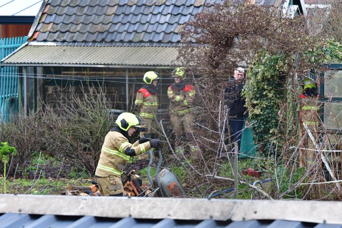 Het vuur ontstond vermoedelijk bij asresten die in de schuur in Oss werden bewaard. Sommige van deze resten waren nog warm.