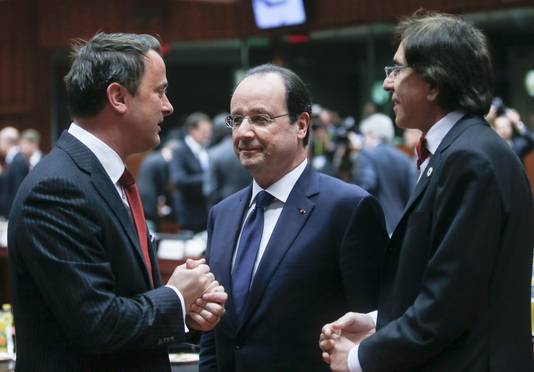 Le Premier ministre luxembourgeois Xavier Bettel, François Hollande et Elio Di Rupo