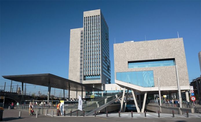 Het Vlaams Administratief Centrum (VAC) is gehuisvest in het Virginie Lovelinggebouw in Gent.