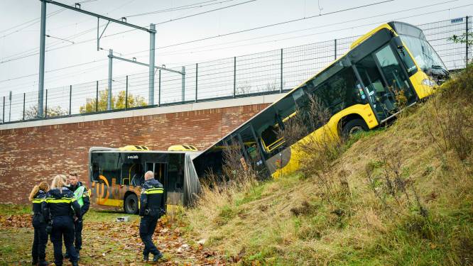 Buspassagier Kristy (25) zag de muur op zich afkomen: ‘Ik belde al 112 voordat we stilstonden’