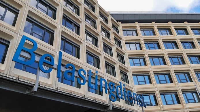 Het gebouw van de Belastingdienst aan de Groningensingel in Arnhem-Zuid.
